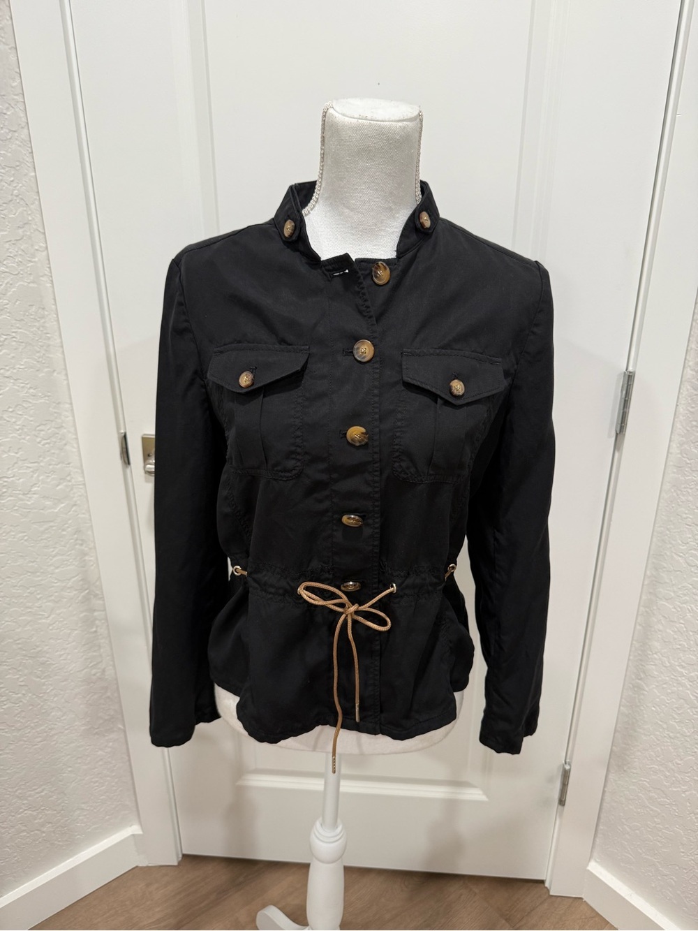 White House Black Market Drawstring Waist Safari Utility Jacket Size 8P